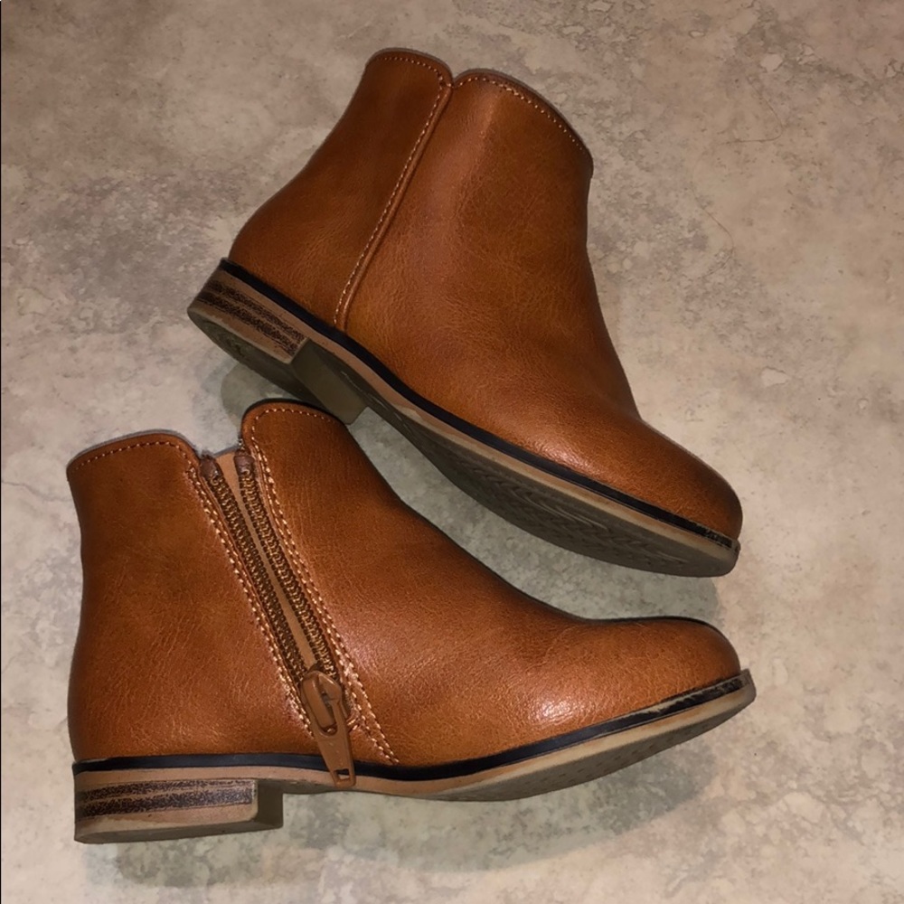 Toddler girl size 8 brown ankle boot